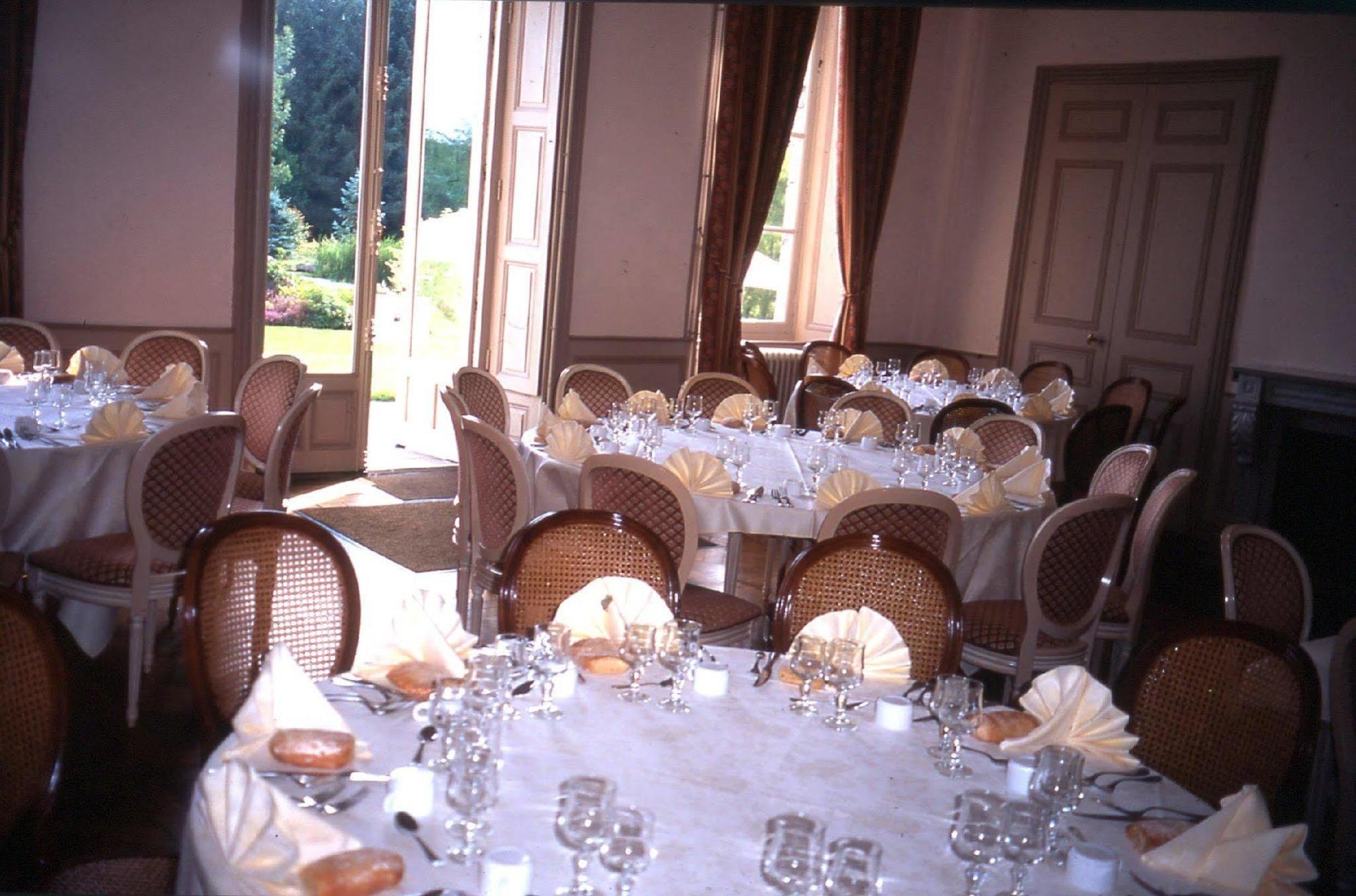 Chateau De La Foltiere Appartement Saint-Germain-en-Coglès Restaurant foto